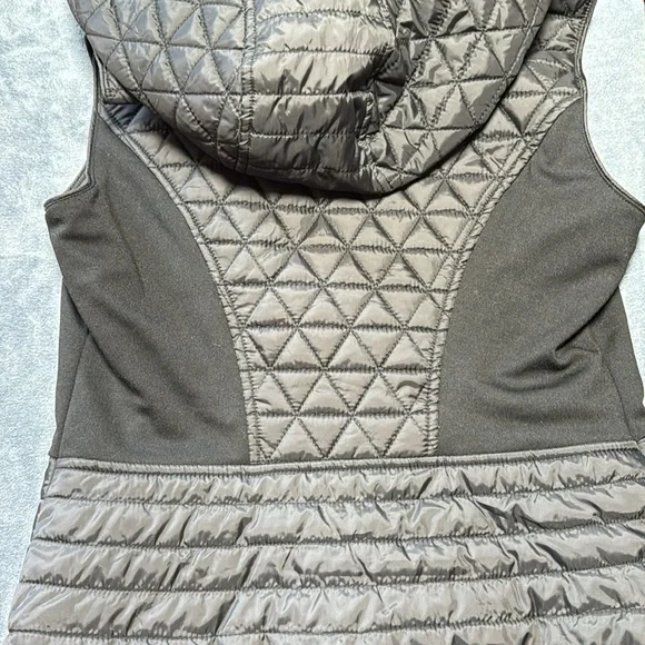 Bebe Quilted Full Zip Hooded Vest/Medium-Black - Picture 4 of 5